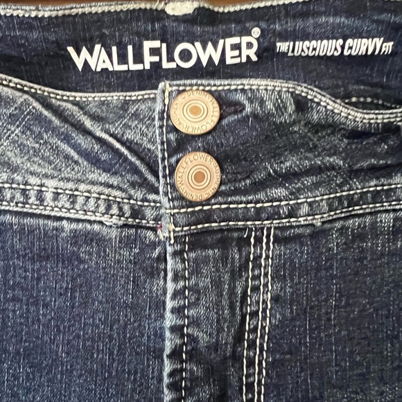 Wallflower Women's Straight Leg Jeans in Classic Blue Size 20 - Picture 2 of 6